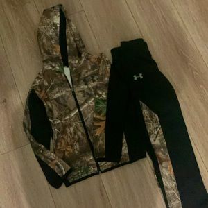 Excellent condition under armour set!!